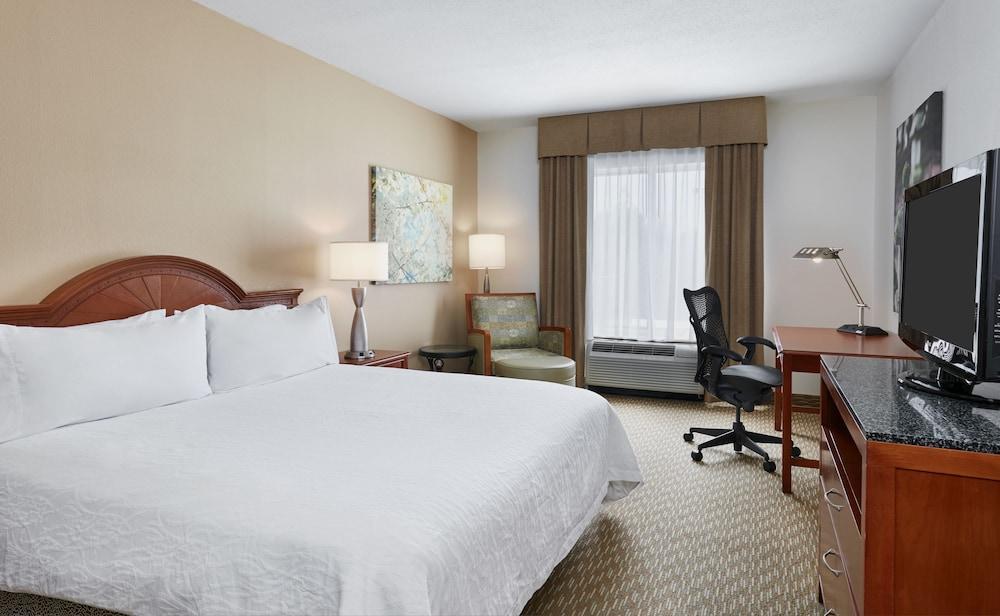 Hilton Garden Inn Charlotte North Ngoại thất bức ảnh