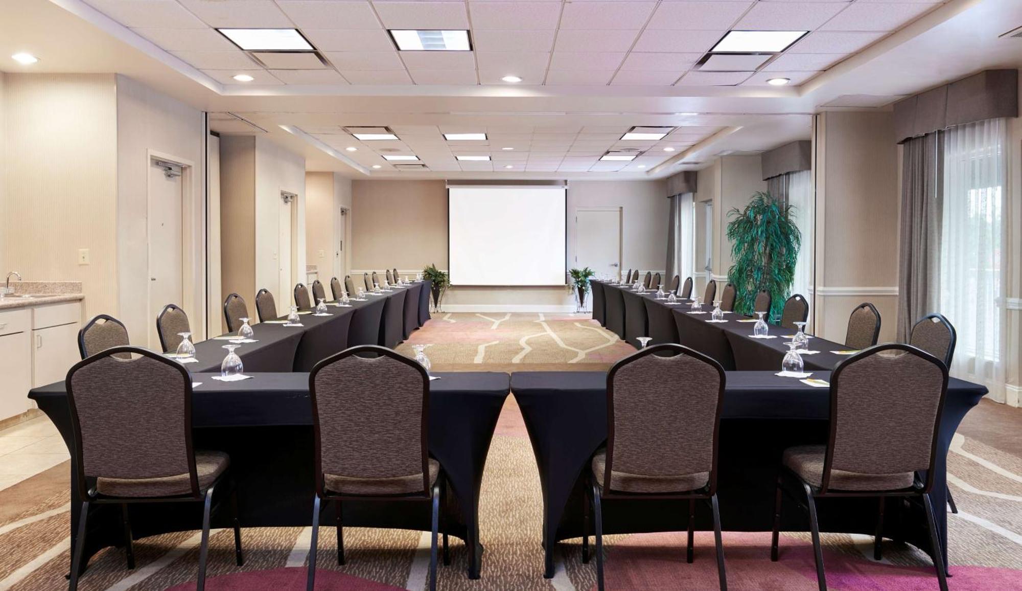 Hilton Garden Inn Charlotte North Ngoại thất bức ảnh