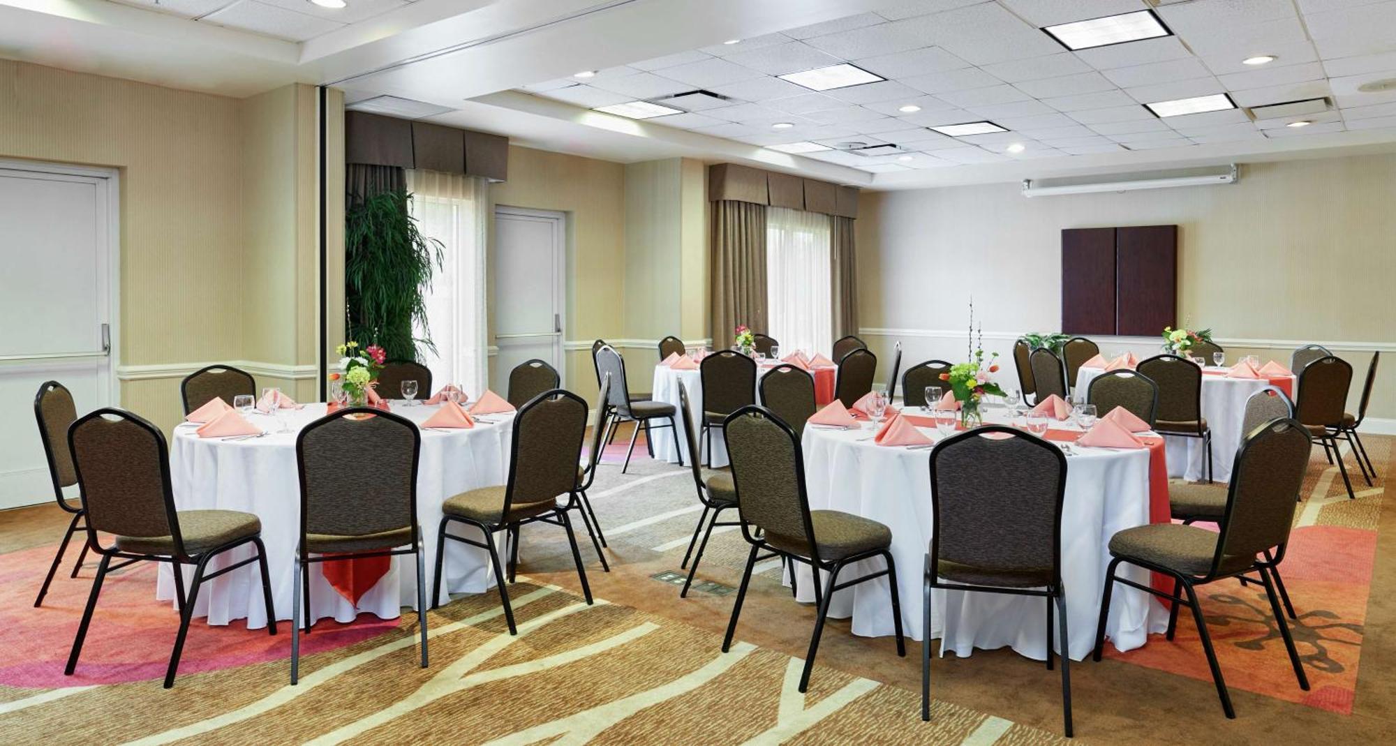 Hilton Garden Inn Charlotte North Ngoại thất bức ảnh