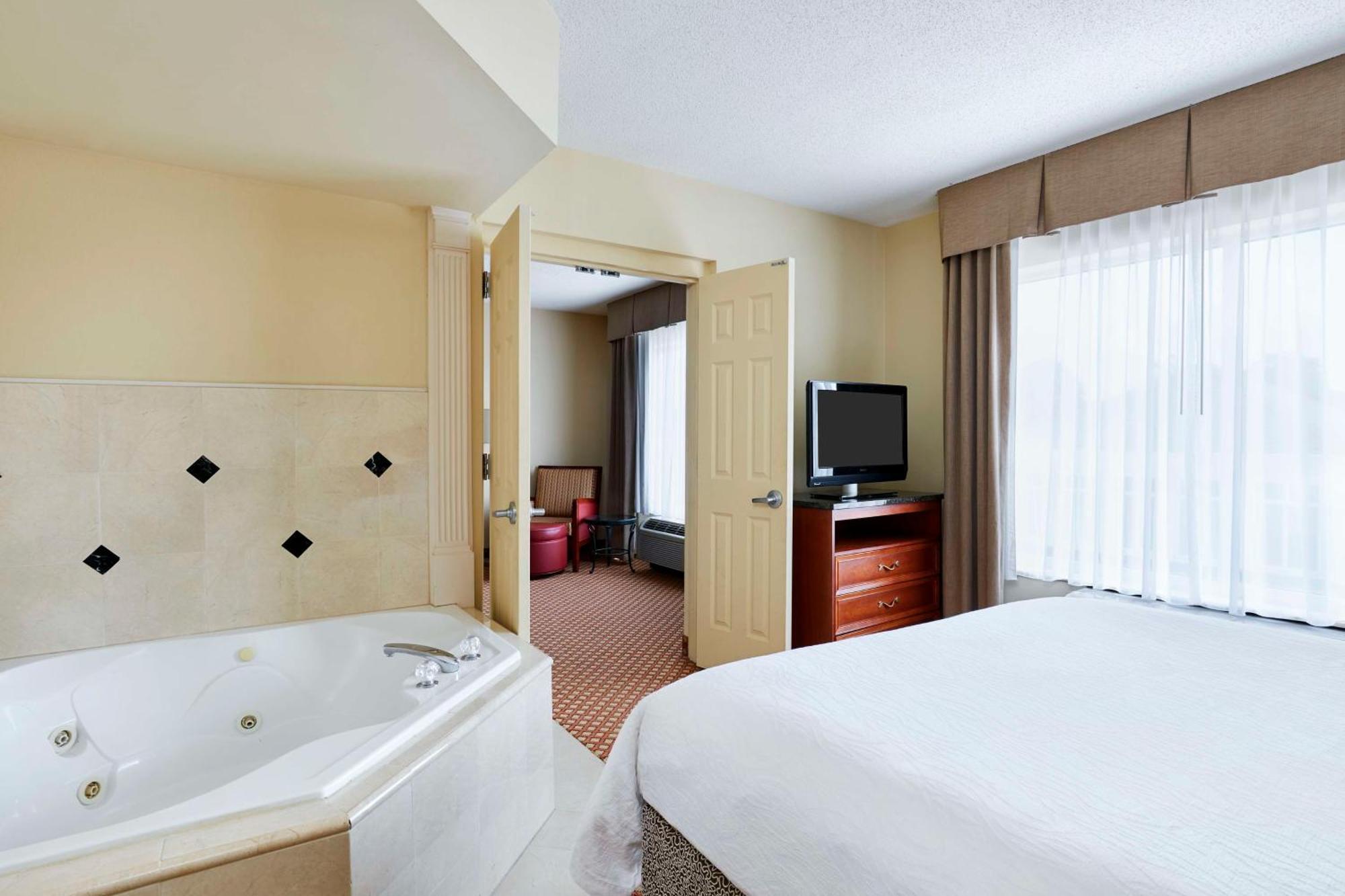 Hilton Garden Inn Charlotte North Ngoại thất bức ảnh