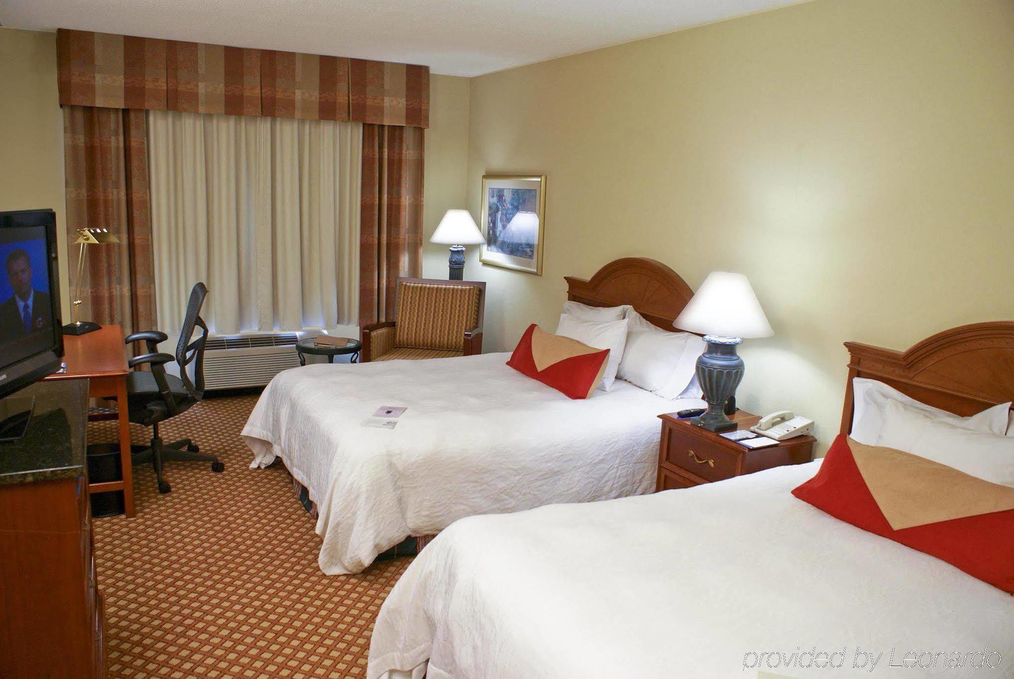 Hilton Garden Inn Charlotte North Phòng bức ảnh