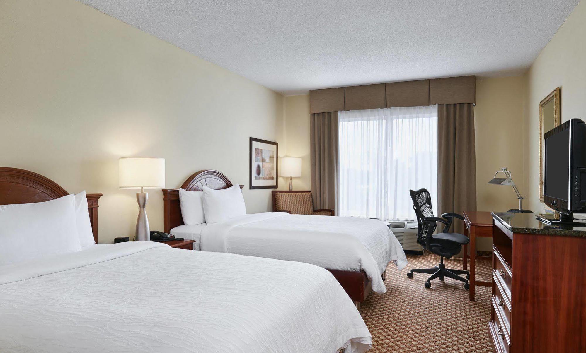 Hilton Garden Inn Charlotte North Ngoại thất bức ảnh