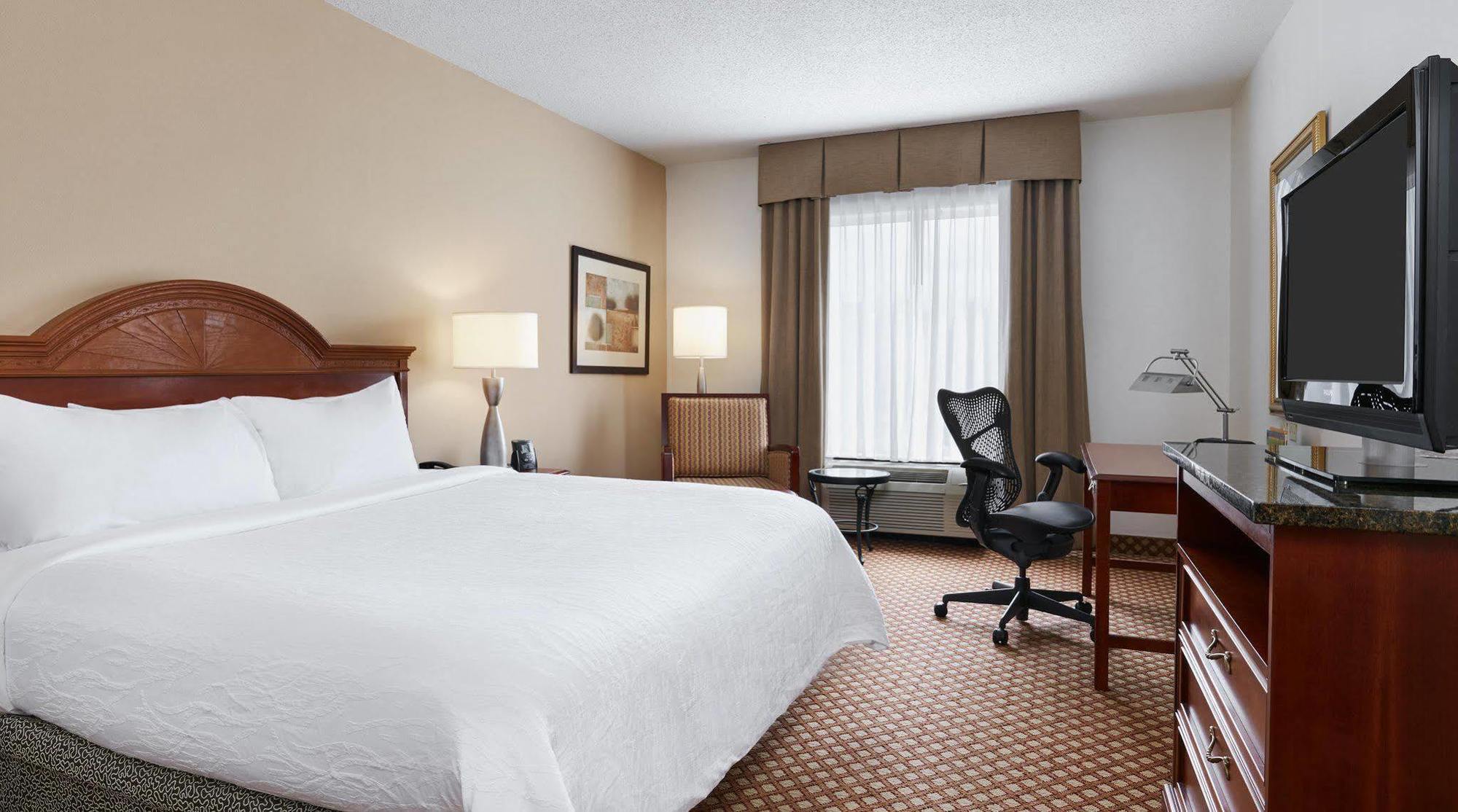 Hilton Garden Inn Charlotte North Ngoại thất bức ảnh
